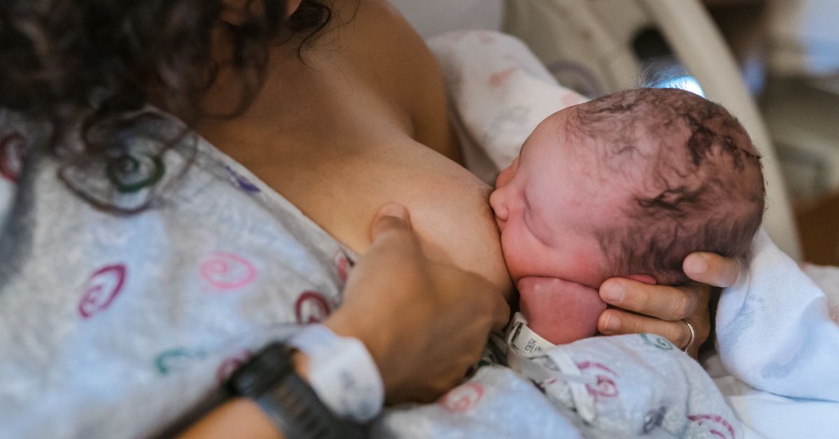 Majka doji novoro]enu bebu