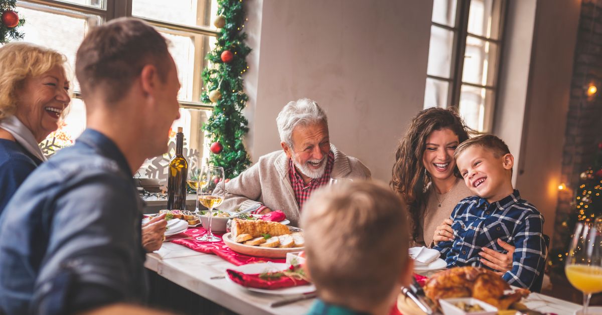 porodica sedi za ručkom