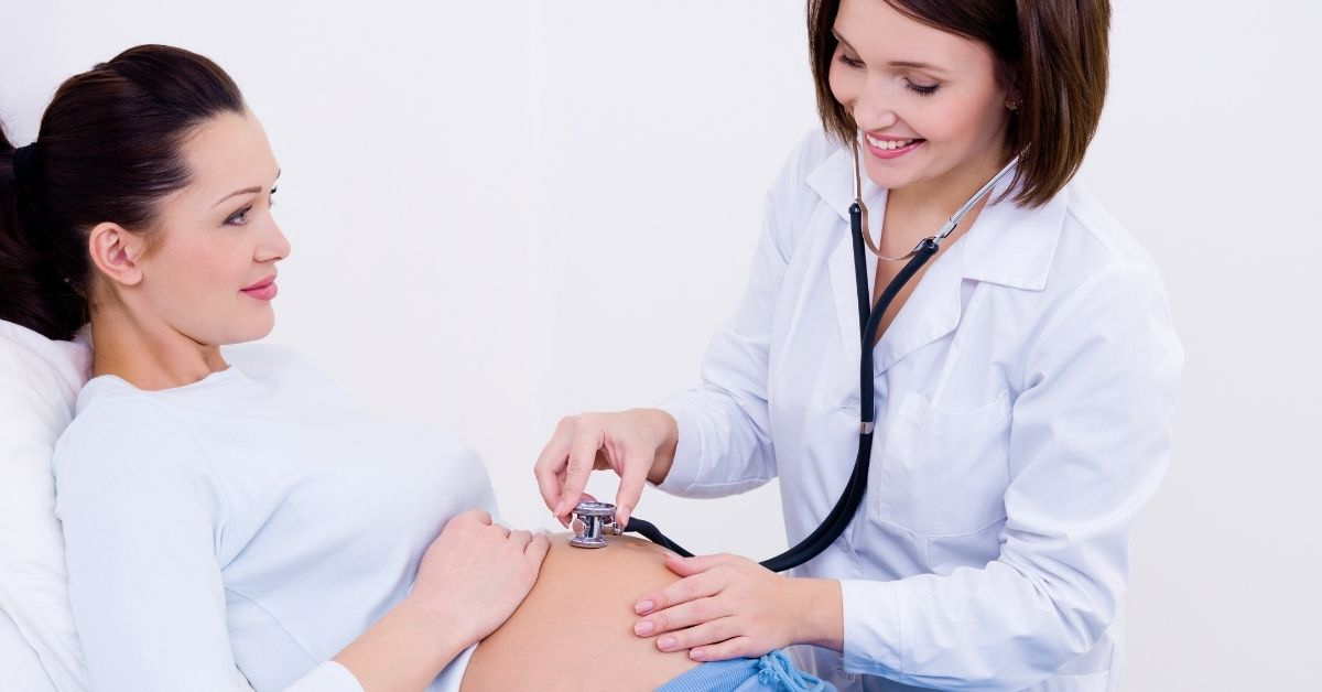 trudnica na pregledu kod ginekologa