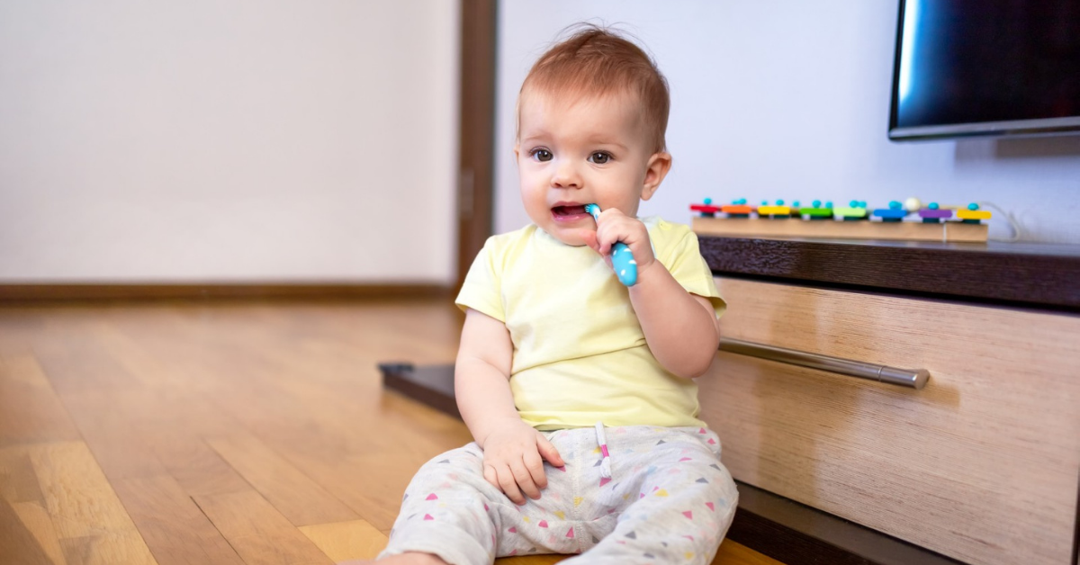 beba pere zube četkicom