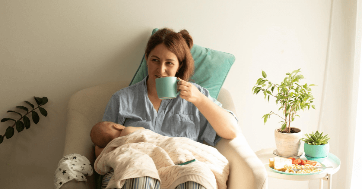 mama doji i pije čaj