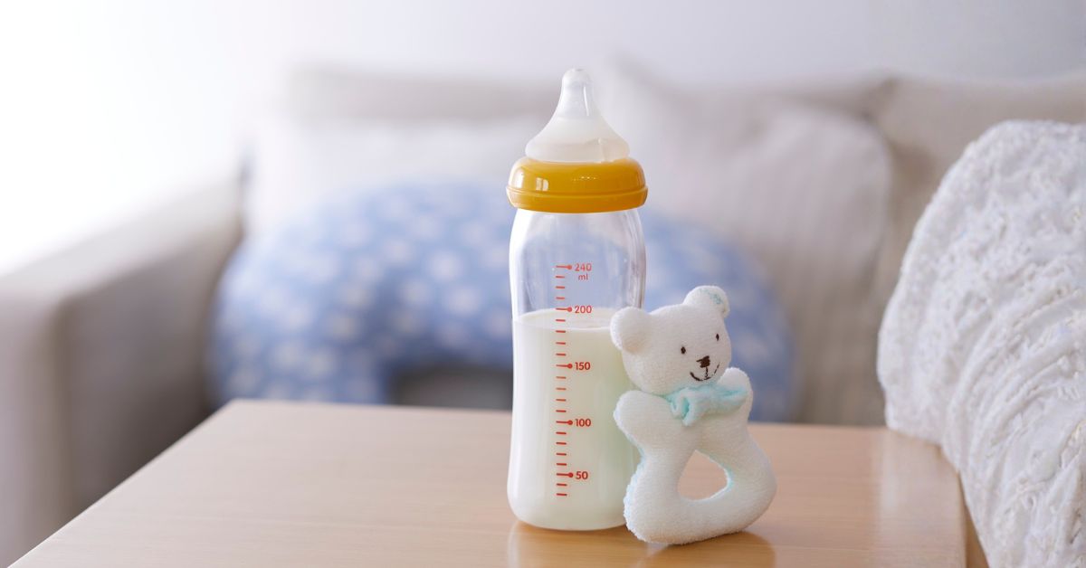 Mlečna formula flašica bebina igračka