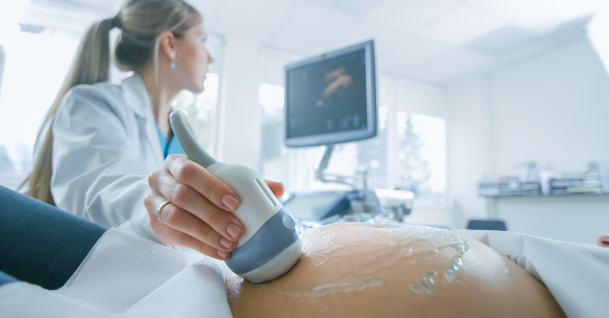 Ginekološkinja i ultrazvučni pregled trudnice