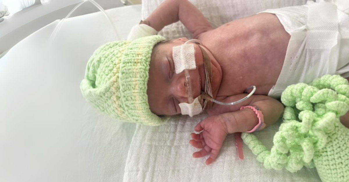 Čarna prevremeno rođena beba