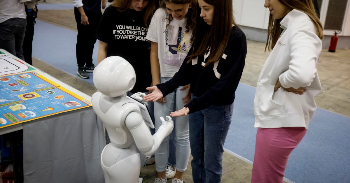 Robot na festivalu nauke i deca