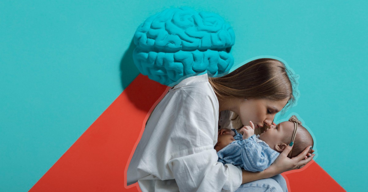 mama ljubi bebu u pozadini je mozak
