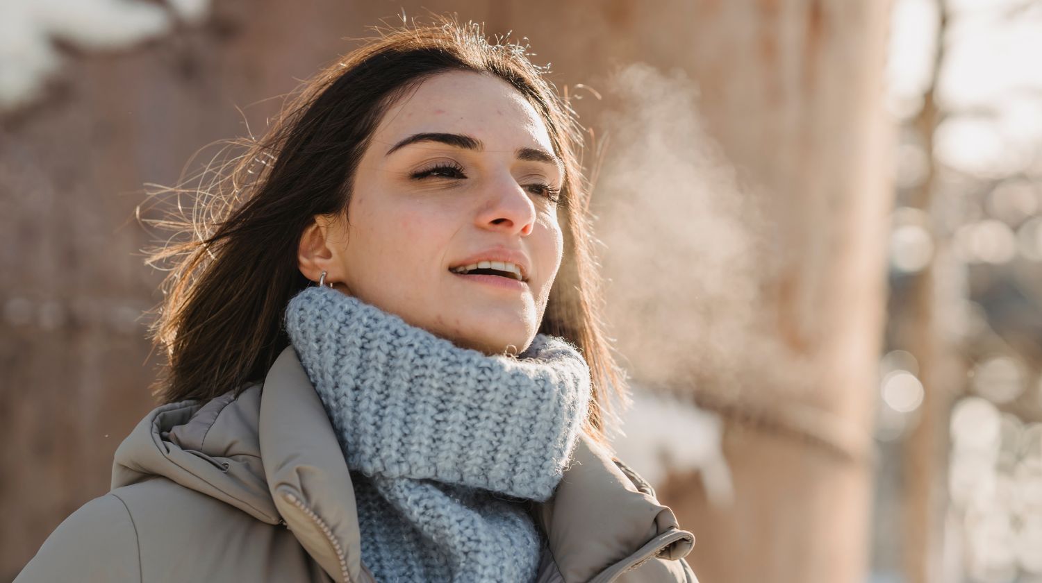 Žena napolju hladan dan