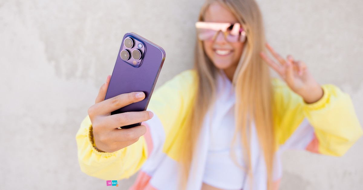 tinejdžerka i selfi