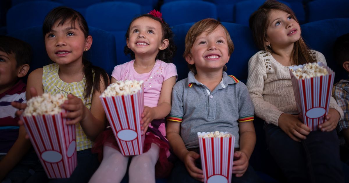 Deca sede bioskop kokice