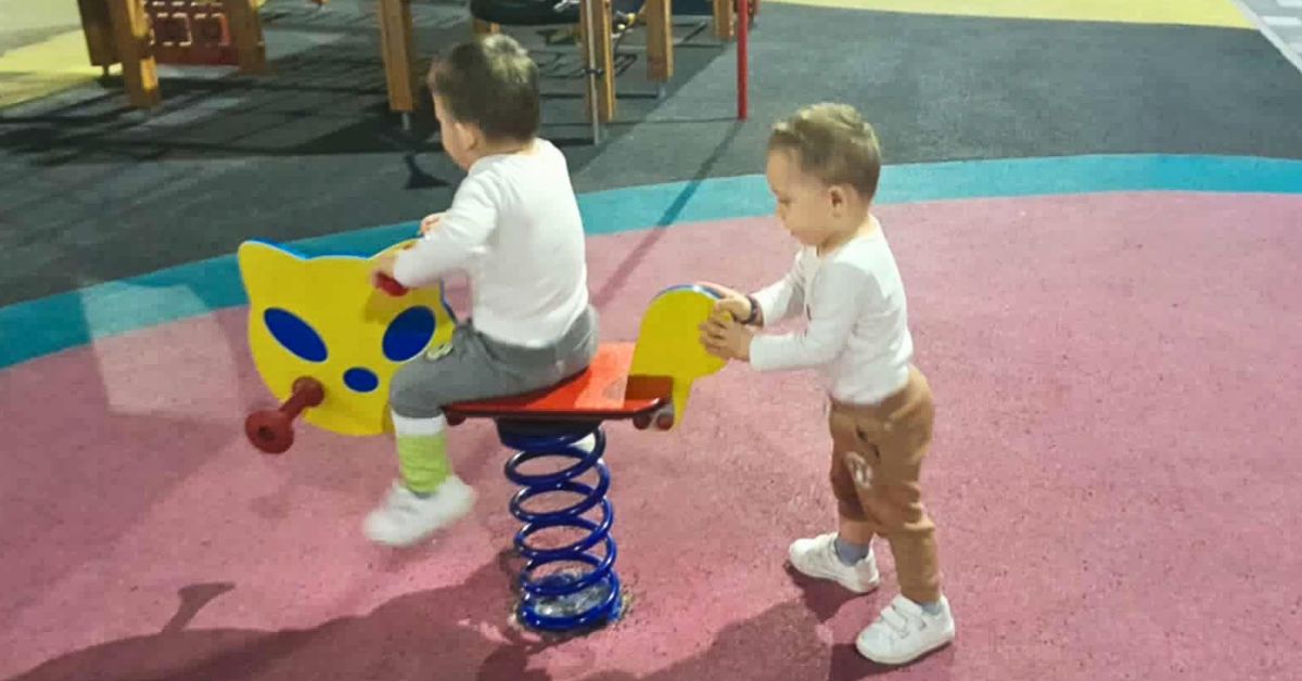 Blizanci Nikola i Novak