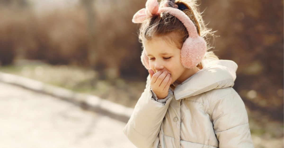 Devojčica kašlje zima