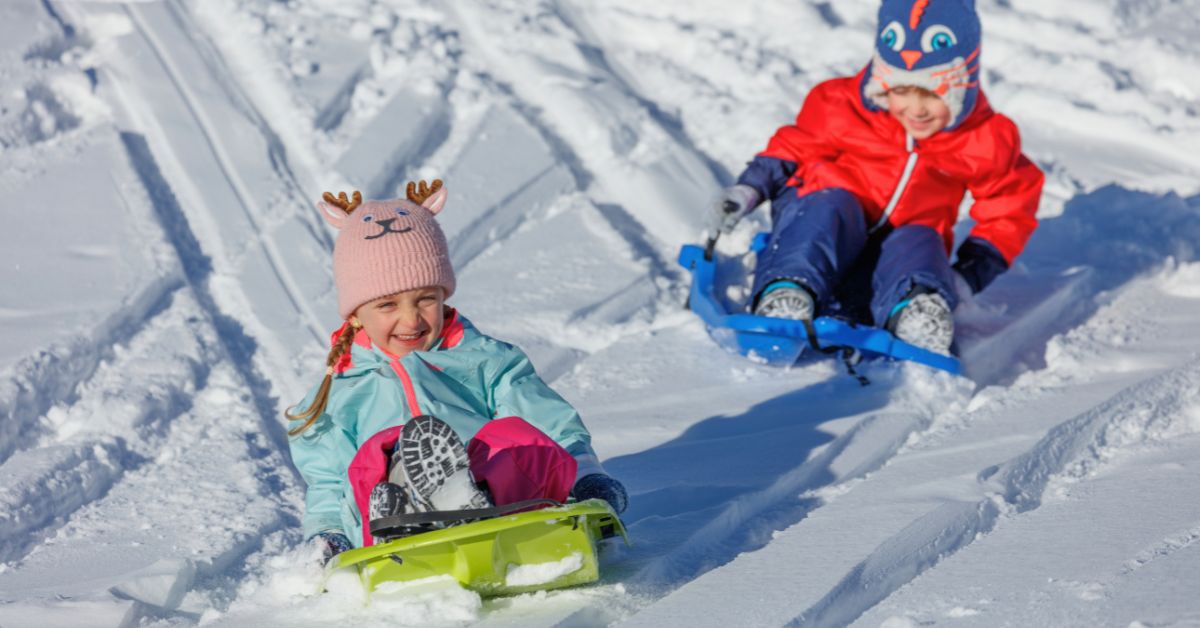 Deca sankanje sneg zimovanje