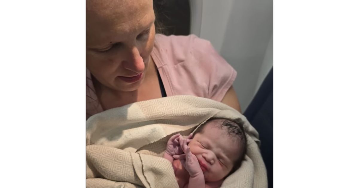 Mama Ešli Bler porodila se u avionu